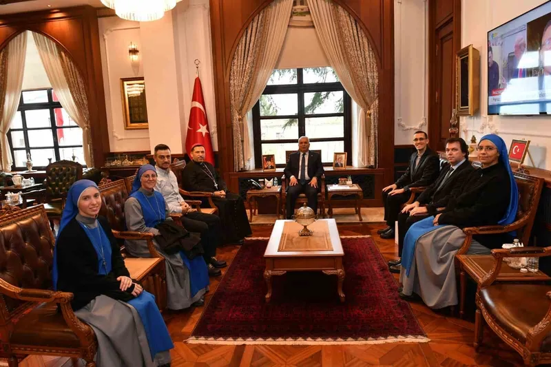 Santa Maria Katolik Kilisesi Episkoposu Antuan Ilgıt’tan Vali Yıldırım’a ziyaret

