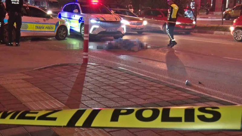 Kamyon ile çarpışan motosikletin 17 yaşındaki sürücüsü hayatını kaybetti
