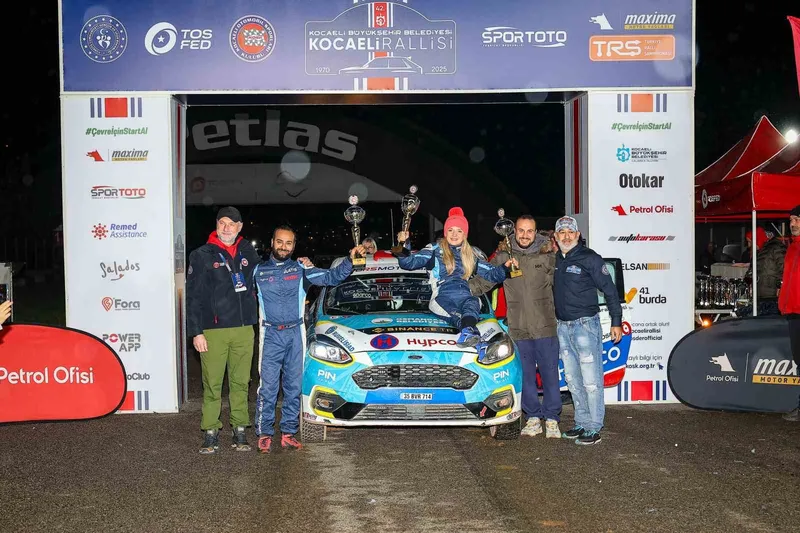 Geçen sene taklalar attığı yarışı, bu sene zirvede bitirdi
