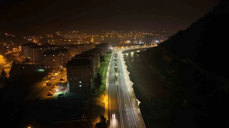 Karabük’te Zonguldak ve Yenice caddeleri baştan sona yenilendi
