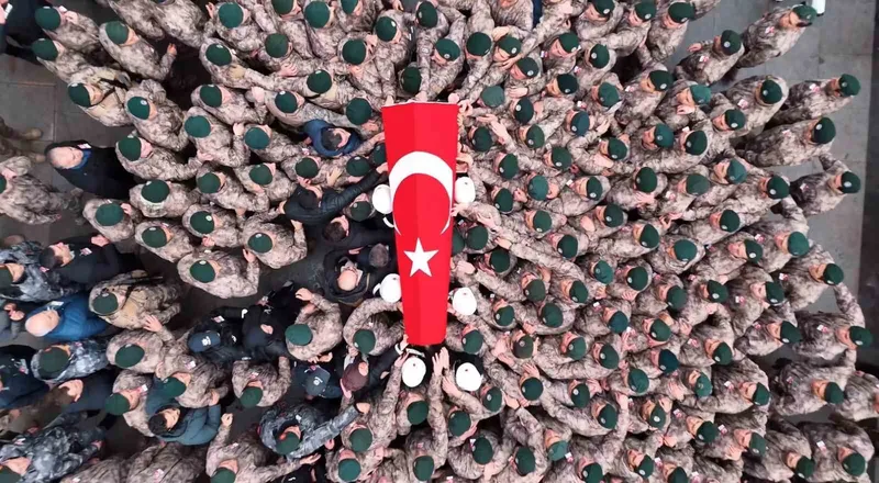 Şehit polise silah arkadaşlarından duygusal veda
