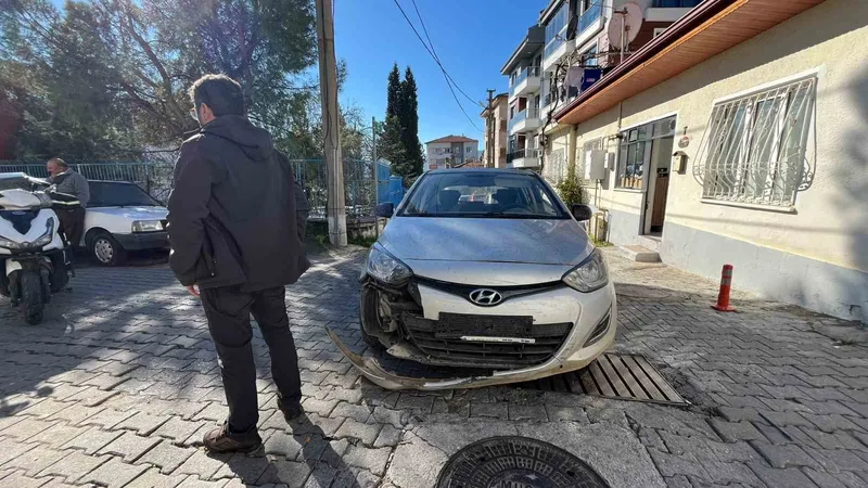 Menteşe’de otomobil ile motosiklet çarpıştı: 2 yaralı
