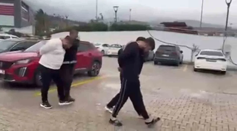 İskenderun’da kasten yaralama ve tehdit şüphelisi 3 kişi tutuklandı
