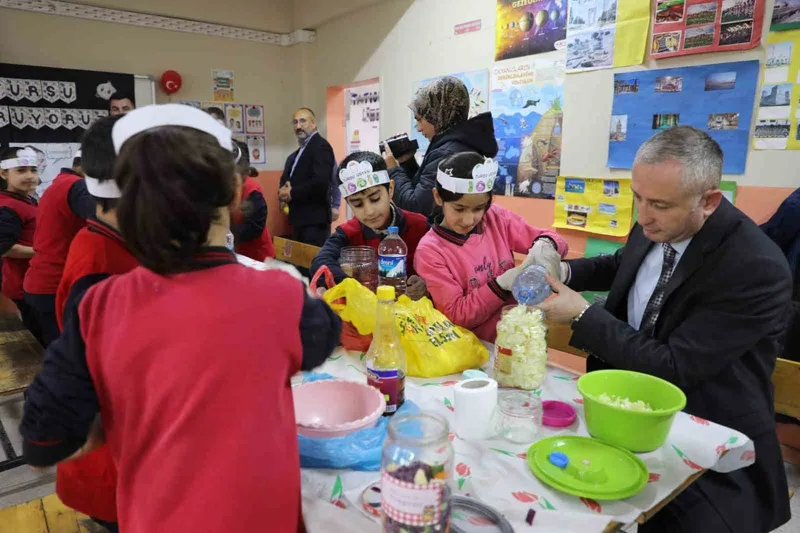 Ağrı’da öğrenciler günlük yaşam becerilerini atölyelerde öğreniyor
