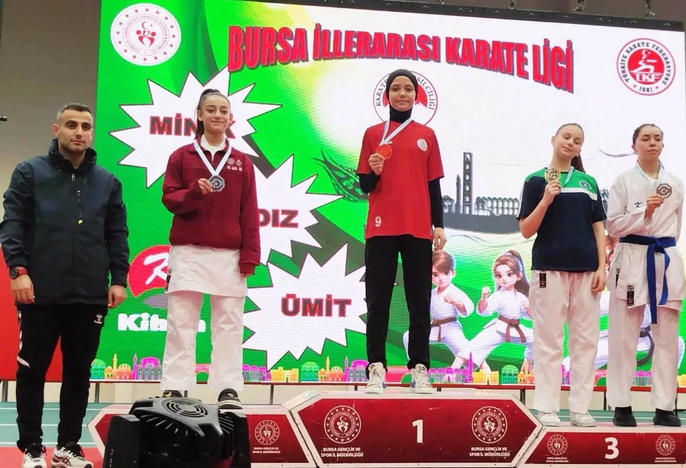 Körfezli karateciler Bursa’dan 9 madalyayla döndü