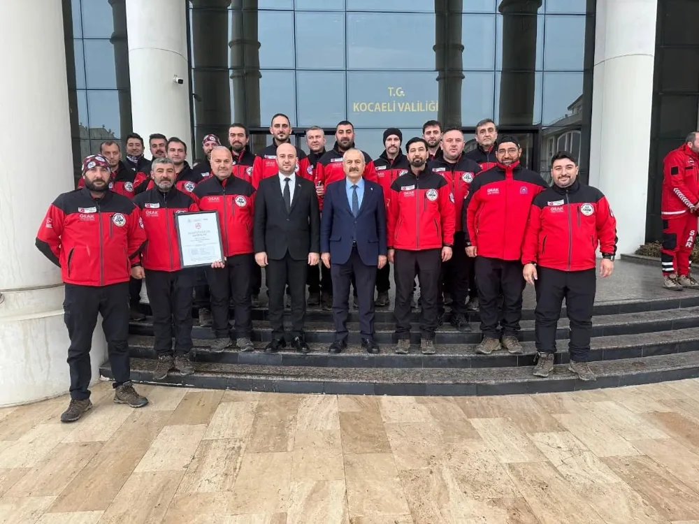 Gebze’nin kahramanları GEAK ekibine AFAD Sertifikası ve Arma Takdimi