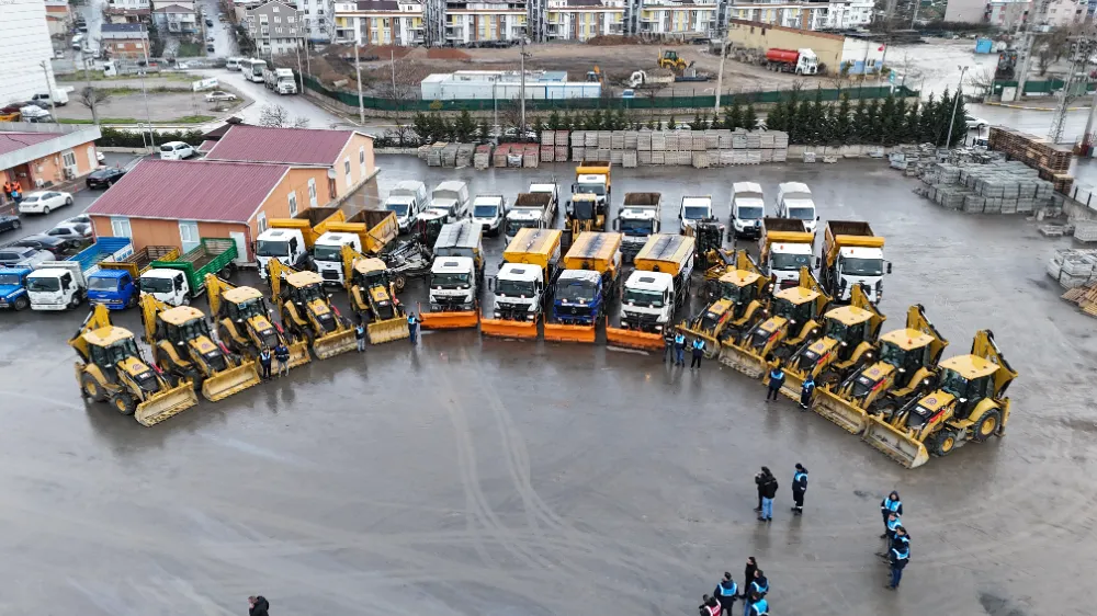 Gebze’de kar ekiplerinin gece mesaisi