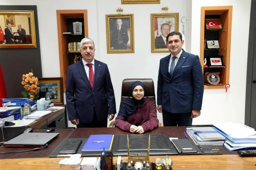 Dilovası’nda 23 Nisan Coşkusu: Başkanlık Koltuğu Rubeyda’ya Emanet Edildi