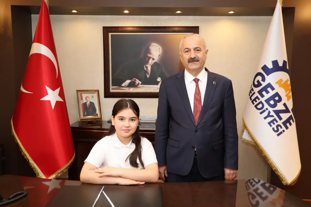 Başkan Büyükgöz koltuğu  Kübra Sultan’a devretti