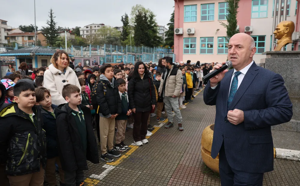 Başkan Bıyık’tan haftanın ilk gününde öğrencilere moral ziyareti