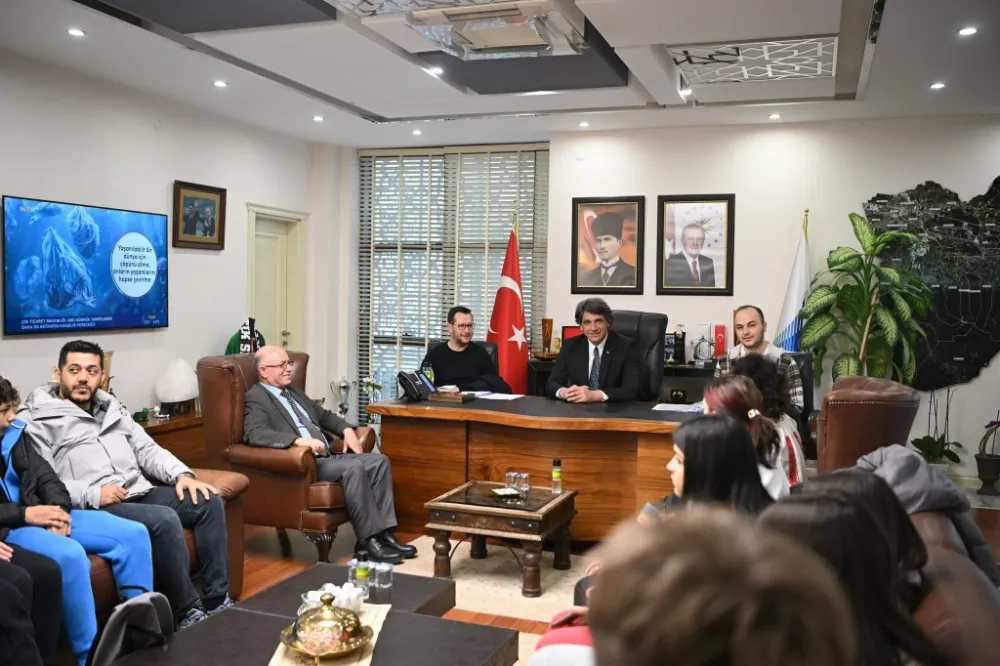 ROMANYALI ÖĞRENCİLER KARTEPE’DE
