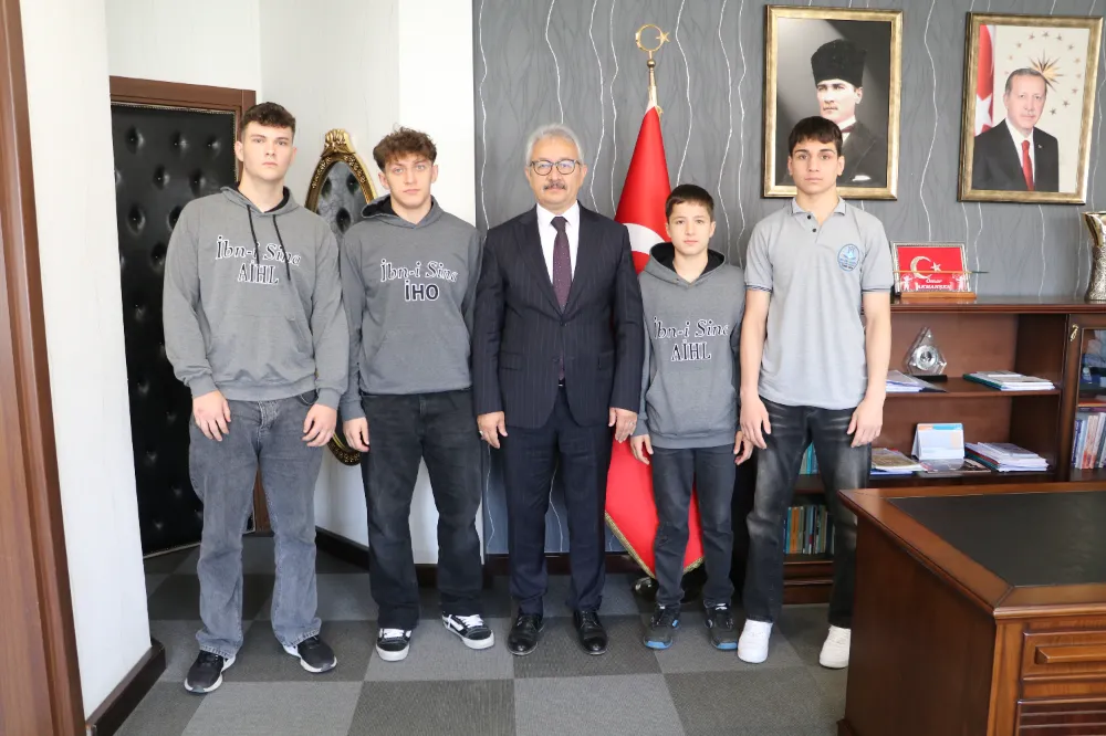 Okul Sporlarında Büyük Başarı: Dereceye Giren Öğrencilerden İl Millî Eğitim Müdürüne Ziyaret