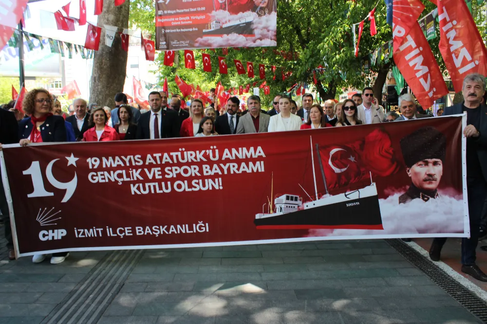 CHP İzmit’ten “Bağımsızlık ve Gençlik Yürüyüşü”