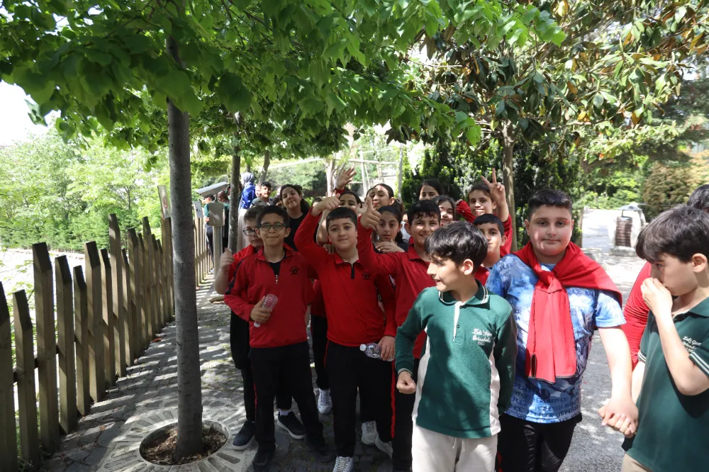 Darıcalı çocuklar Hayvanat Bahçesi’ni geziyor