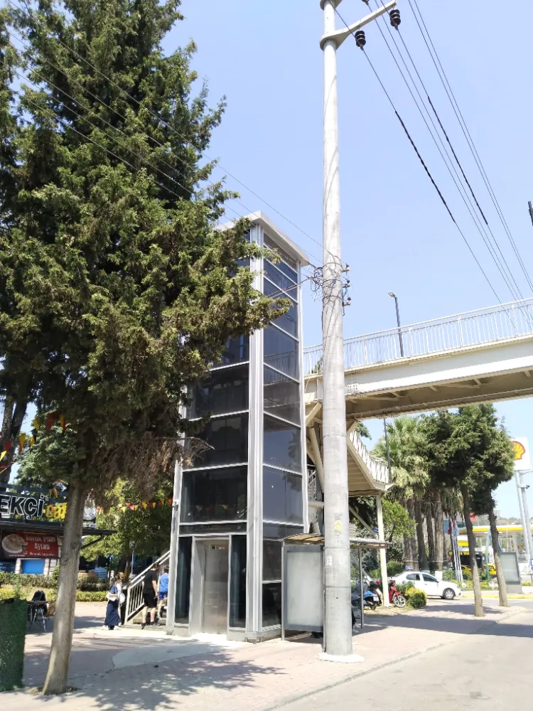 Derince’deki asansör bakıma alındı