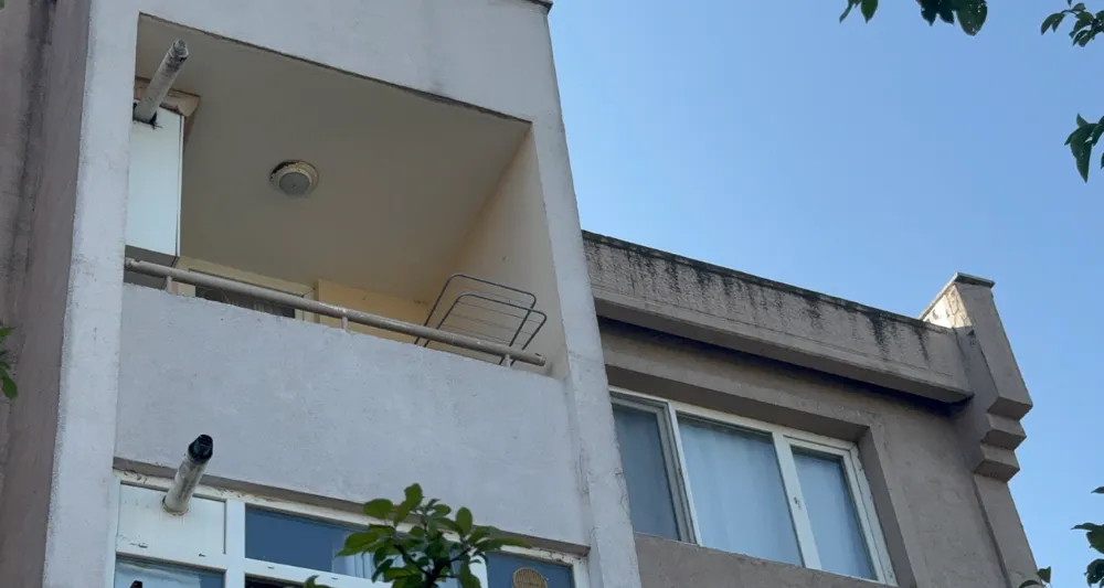 4 yaşındaki oğlunu boğarak öldürdü, cesediyle 8 saat aynı evde kaldı