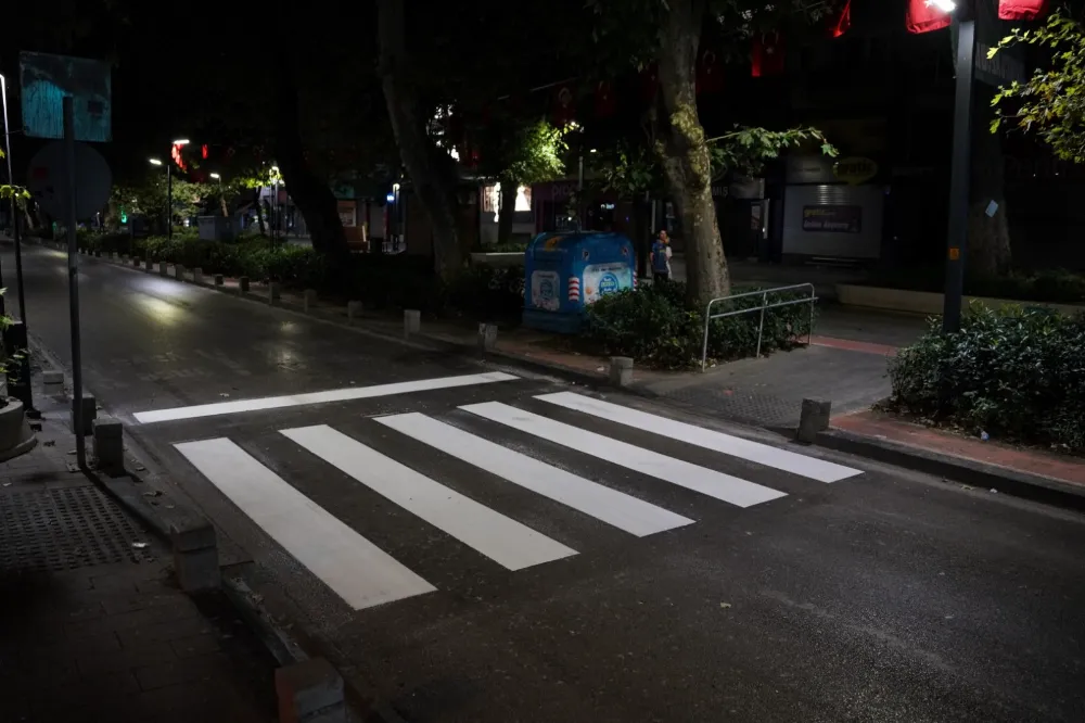 Kocaeli Büyükşehir, okul önlerinde güvenliği artırıyor; Yeni eğitim dönemine güvenli ulaşım hazırlığı