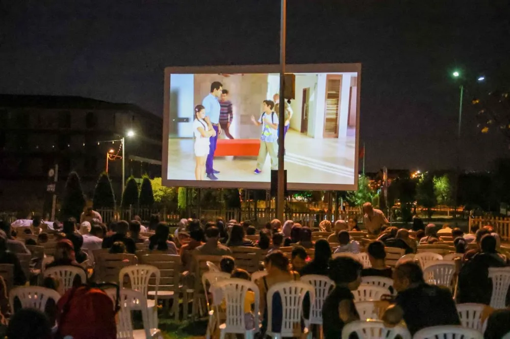 Kartepe’de Açık Hava Sinema Geceleri Yoğun İlgi Görüyor