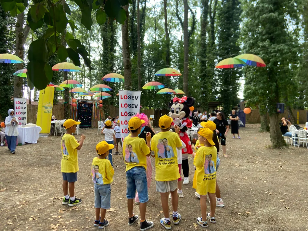 LÖSEV, SAKARYA’DAKİ AİLELERİ VE GÖNÜLLÜLERİ  PİKNİKTE BİR ARAYA GETİRDİ