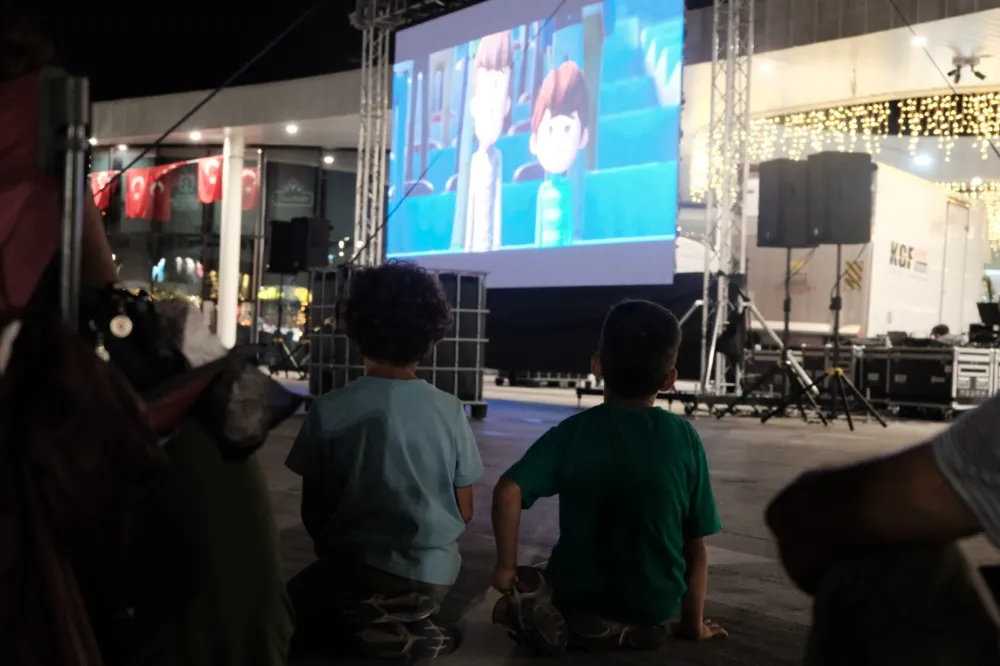 İzmit’te yıldızların altında ‘Rafadan Tayfa’ keyfi