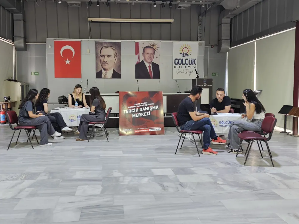 GÖLCÜK BELEDİYESİ ÜNİVERSİTE TERCİH MERKEZİ GENÇLERİN YANINDA