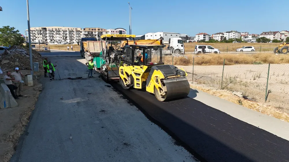 Fen İşleri Asfalt Çalışmalarını Aralıksız Sürdürüyor