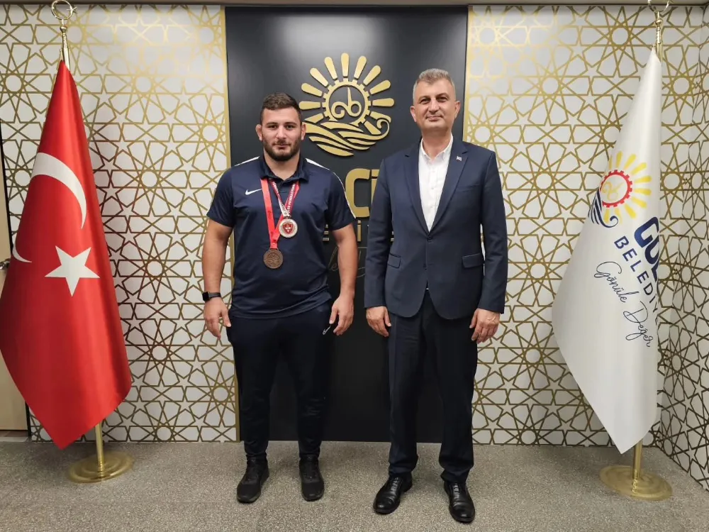 GÖLCÜK BELEDİYESPOR PEHLİVANI ABDULREFİK ÖNER BAŞPEHLİVAN OLDU