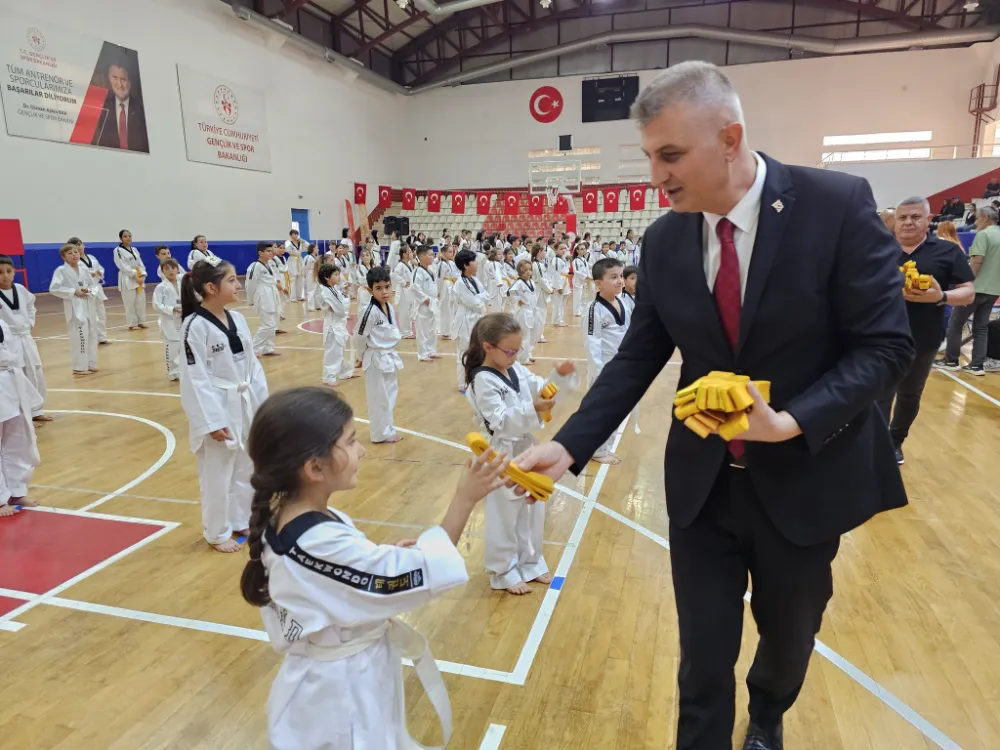 GÖLCÜK BELEDİYESİ TAEKWANDO SPORCULARI KUŞAK ATLADI
